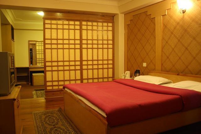 The Denzong Shangrila Gangtok Room photo