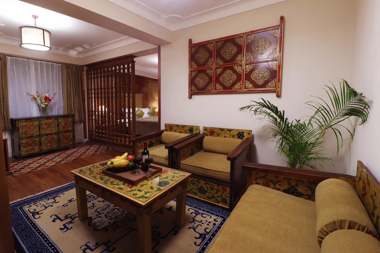 The Denzong Shangrila Gangtok Exterior photo
