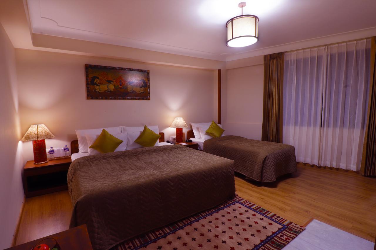 The Denzong Shangrila Gangtok Exterior photo