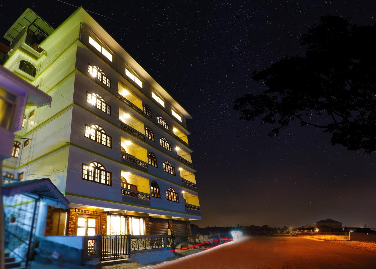 The Denzong Shangrila Gangtok Exterior photo